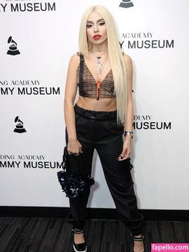 Ava Max / avamax / plharleyquinn Nude Leaks OnlyFans - Fapello — photo 449 of 2745