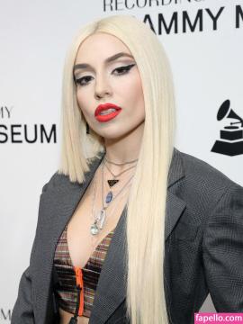 Ava Max / avamax / plharleyquinn Nude Leaks OnlyFans - Fapello — photo 450 of 2745