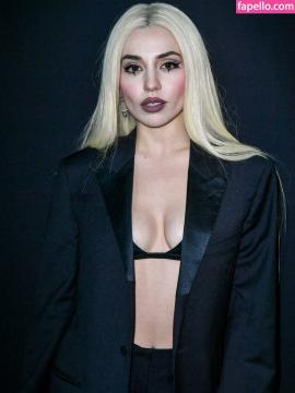 Ava Max / avamax / plharleyquinn Nude Leaks OnlyFans - Fapello — photo 478 of 2745