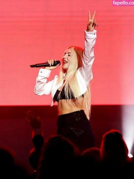 Ava Max / avamax / plharleyquinn Nude Leaks OnlyFans - Fapello — photo 569 of 2745