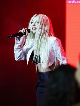 Ava Max / avamax / plharleyquinn Nude Leaks OnlyFans - Fapello — photo 570 of 2745