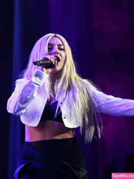 Ava Max / avamax / plharleyquinn Nude Leaks OnlyFans - Fapello — photo 572 of 2745