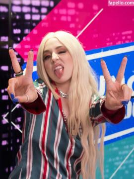 Ava Max / avamax / plharleyquinn Nude Leaks OnlyFans - Fapello — photo 704 of 2745