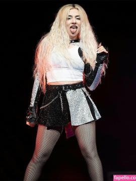 Ava Max / avamax / plharleyquinn Nude Leaks OnlyFans - Fapello — photo 991 of 2745
