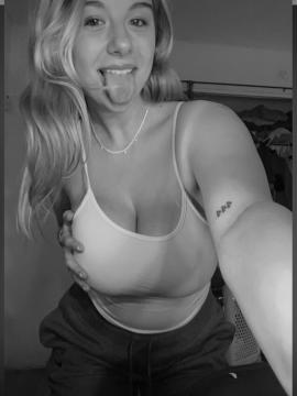 evelynjegier / lynntoria / lynntoriaa / toria.badoria Nude Leaks OnlyFans - Fapello — photo 326 of 427