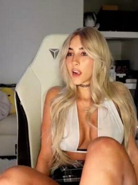 Izzy Green / Lazybutnotwithyou / abellaskies / izzygreen / izzyygreenn.xo Nude Leaks OnlyFans - Fapello — photo 22 of 98