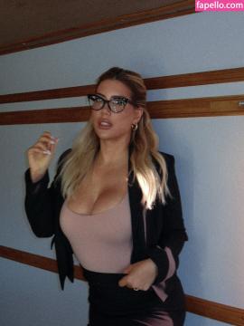 Wanda Nara / badbitchwan / wandabadbitch / wandaentiktok Nude Leaks OnlyFans - Fapello — photo 29 of 74