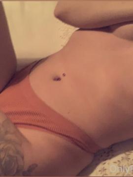 EmaJaneWhite / EmaJayNee / emajane.white Nude Leaks - Fapello — photo 7 of 21