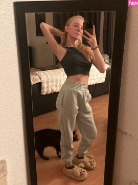 Blondiii_viviii / blonde_vivi Nude Leaks OnlyFans - Fapello — photo 494 of 593