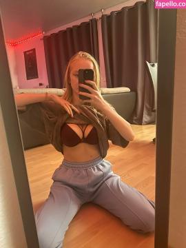 Blondiii_viviii / blonde_vivi Nude Leaks OnlyFans - Fapello — photo 582 of 593