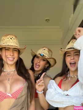 Gibson Sisters / laurengibson / llaurengibson Nude Leaks - Fapello — photo 25 of 230