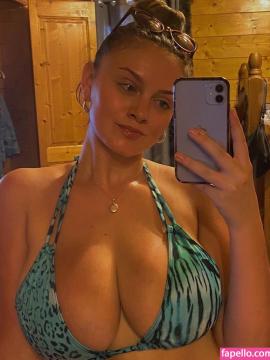 Amy Quesada-Getgood / amy_qg / amyq_g / itsamyyyq Nude Leaks - Fapello — photo 3 of 559
