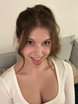 CCashley / cc.ashley / uashleypink Nude Leaks OnlyFans - Fapello — photo 1 of 11