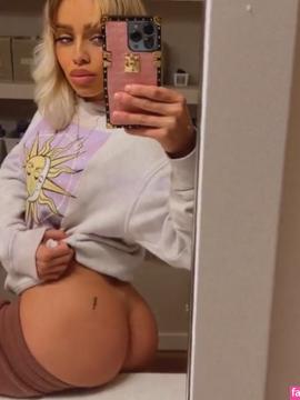 Ashlyn Collett / ashlyncollett / collettashlyn / ittybittyteenytiny Nude Leaks OnlyFans - Fapello — photo 7 of 8