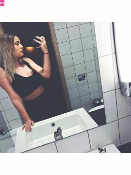 Aisling Norman / aislingnorman Nude Leaks - Fapello — photo 1 of 49