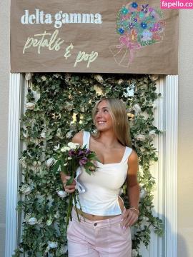 Carlissa Sinn / carlisinn19 Nude Leaks - Fapello — photo 50 of 76