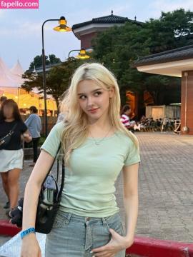 Elina Karimova / elina_4_22 / elinakarimova25 Nude Leaks OnlyFans - Fapello — photo 7 of 315