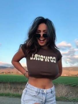 Emily Ellanah / emily.ellanah / emilysalch Nude Leaks OnlyFans - Fapello — photo 12 of 25