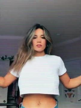 Emily Ellanah / emily.ellanah / emilysalch Nude Leaks OnlyFans - Fapello — photo 16 of 25