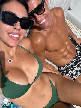 Georgina Rodríguez Nude Leaks OnlyFans - Fapello — photo 3 of 22