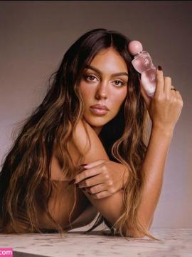 Georgina Rodríguez Nude Leaks OnlyFans - Fapello — photo 8 of 22