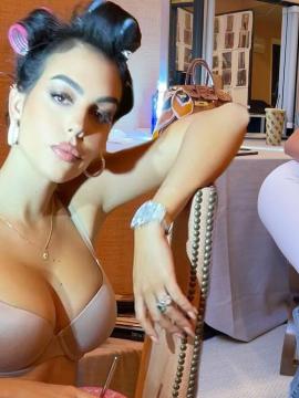 Georgina Rodríguez Nude Leaks OnlyFans - Fapello — photo 20 of 22