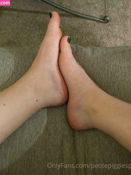 Petite Piggie / petitepiggiesvip Nude Leaks OnlyFans - Fapello — photo 16 of 19