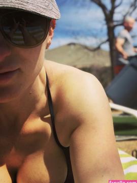 Sarah Stogner / Sarah4Texas Nude Leaks - Fapello — photo 12 of 13