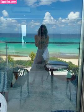 Sarah Desjardins / SarahDesjardins Nude Leaks - Fapello — photo 36 of 150