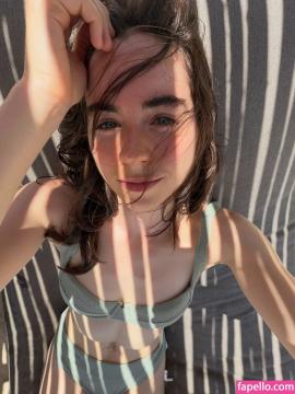 Sarah Desjardins / SarahDesjardins Nude Leaks - Fapello — photo 41 of 150