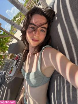 Sarah Desjardins / SarahDesjardins Nude Leaks - Fapello — photo 42 of 150