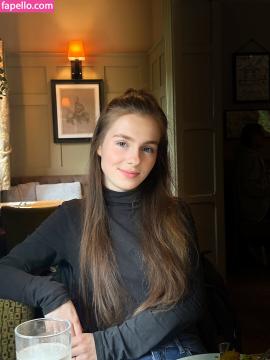 Petite Rosie / petite.rosie.the.poodle / petiterosie2 / petiterosievip Nude Leaks OnlyFans - Fapello — photo 30 of 33