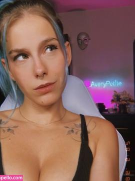 Avery Petite / avery.petite / averypetite Nude Leaks OnlyFans - Fapello — photo 20 of 21