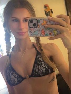 petite.blonde / petiteblondeluxe Nude Leaks OnlyFans - Fapello — photo 4 of 5