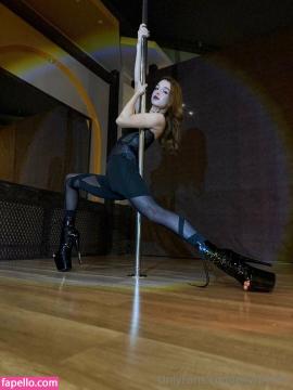 elly-petite / petiteelli_secret Nude Leaks OnlyFans - Fapello — photo 30 of 46