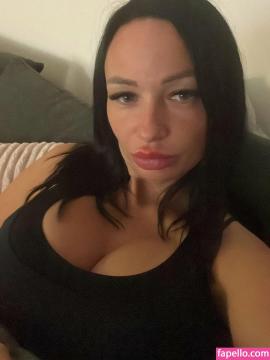 sara_hot_xoxo / sara_hot_xoxo... / sarahotdiamond / sarahotdiamond... Nude Leaks OnlyFans - Fapello — photo 10 of 12