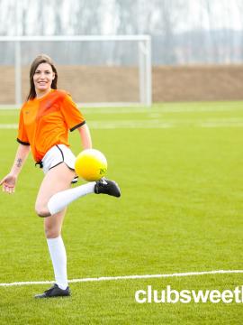 Hot Dutch football player — photo 5 of 24