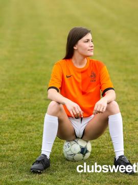Hot Dutch football player — photo 10 of 24