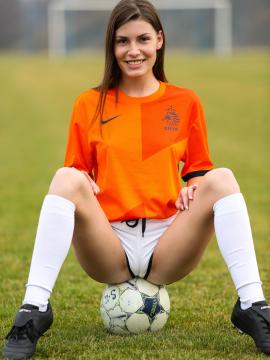 Hot Dutch football player — photo 12 of 24