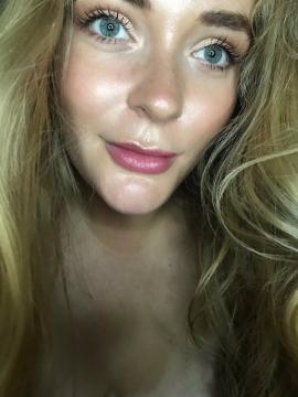 OnlyFans - Daisy Hall / @dhallxox