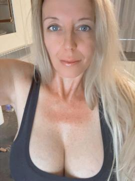 OnlyFans - Tunderose / @tunderose7 — photo 32 of 275
