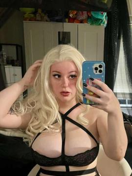 OnlyFans - QUEENHYRULE / @queenhyrule — photo 73 of 256