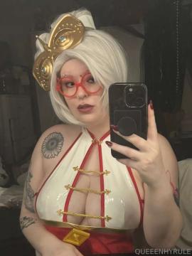 OnlyFans - QUEENHYRULE / @queenhyrule — photo 124 of 256