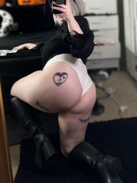 OnlyFans - QUEENHYRULE / @queenhyrule — photo 240 of 256