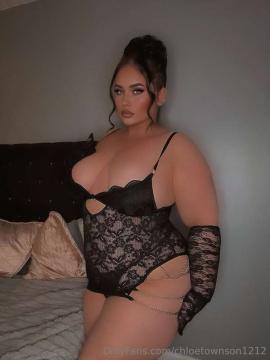 OnlyFans - Chloe townson / @chloetownson1212