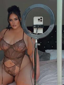 OnlyFans - Chloe townson / @chloetownson1212 — photo 103 of 187