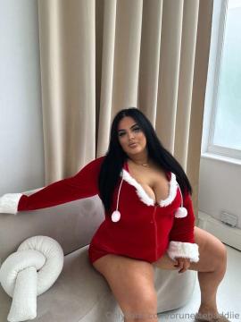 OnlyFans - Miss Chloe / @brunettebaddiie — photo 9 of 496