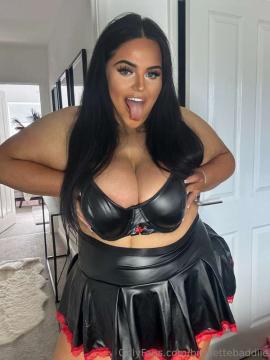 OnlyFans - Miss Chloe / @brunettebaddiie — photo 31 of 496