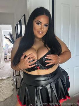 OnlyFans - Miss Chloe / @brunettebaddiie — photo 40 of 496