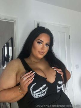 OnlyFans - Miss Chloe / @brunettebaddiie — photo 90 of 496